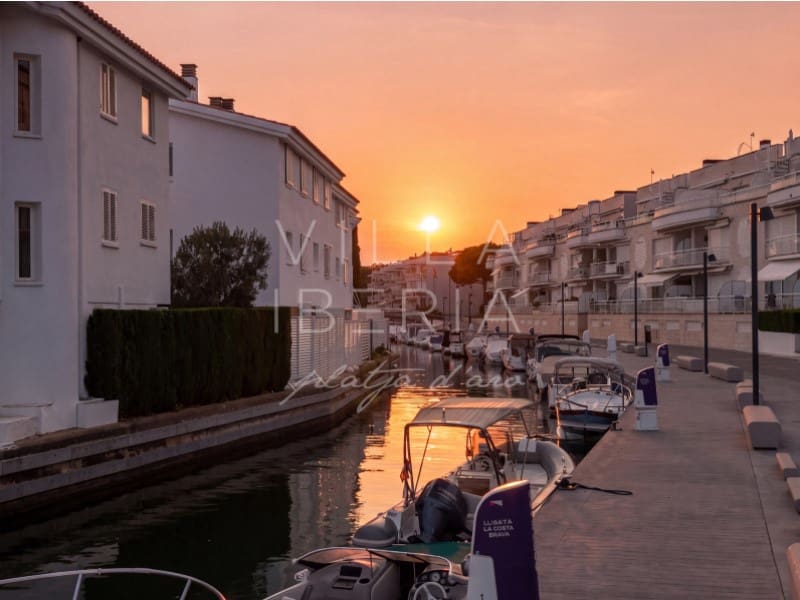 5 chambre Appartement à vendre à Platja d'Aro avec piscine garage - 2 000 000 € (Ref: 9955108)
