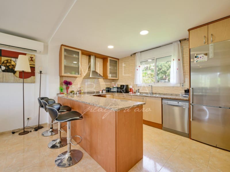3 bedroom Villa for sale in Calonge i Sant Antoni with pool garage - € 690,000 (Ref: 9967772)