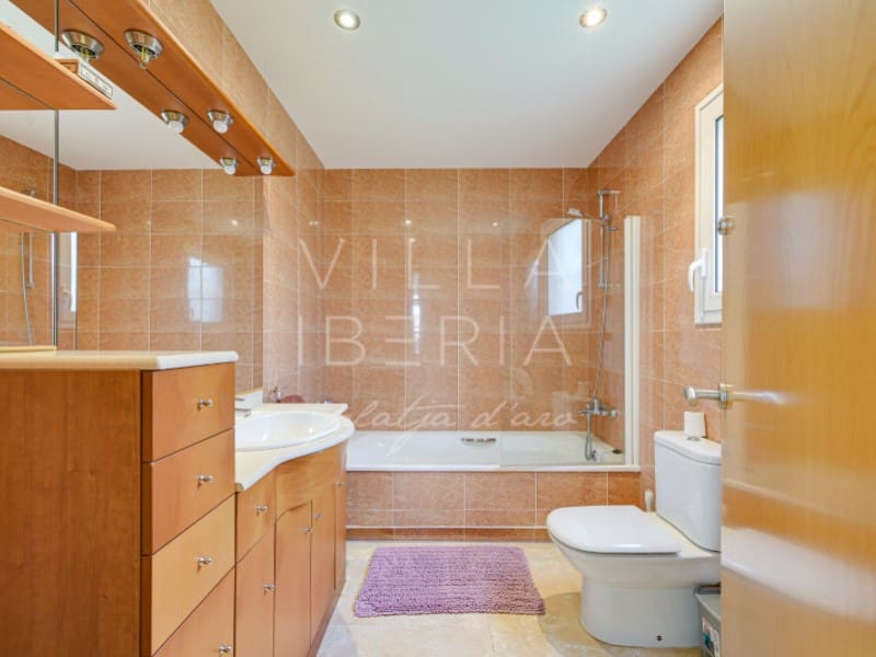 3 bedroom Villa for sale in Calonge i Sant Antoni with pool garage - € 690,000 (Ref: 9967772)