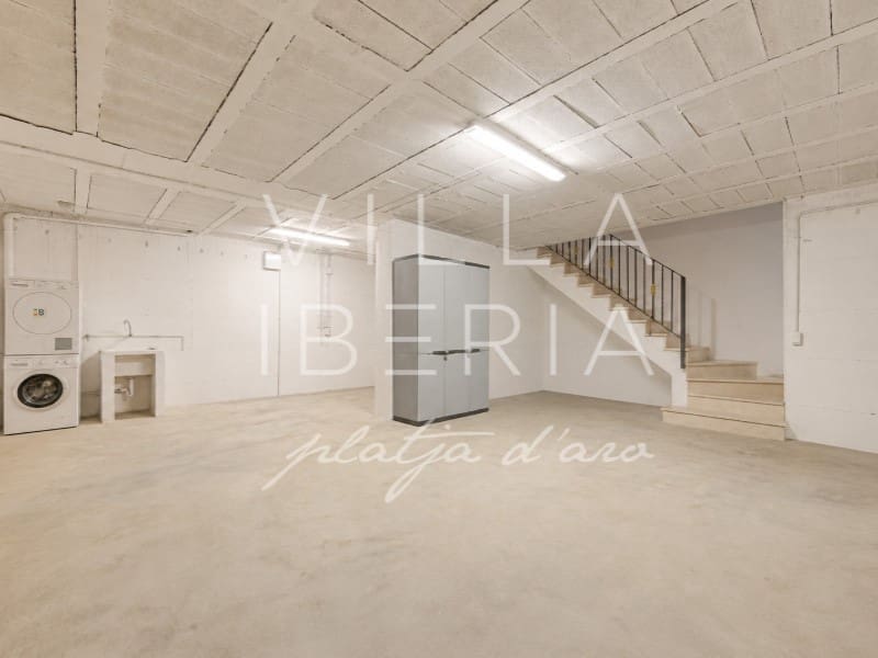 3 bedroom Villa for sale in Calonge i Sant Antoni with pool garage - € 690,000 (Ref: 9967772)