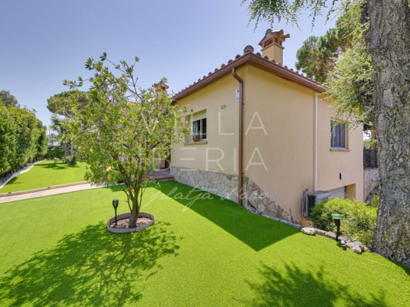3 bedroom Villa for sale in Calonge i Sant Antoni with pool garage - € 690,000 (Ref: 9967772)
