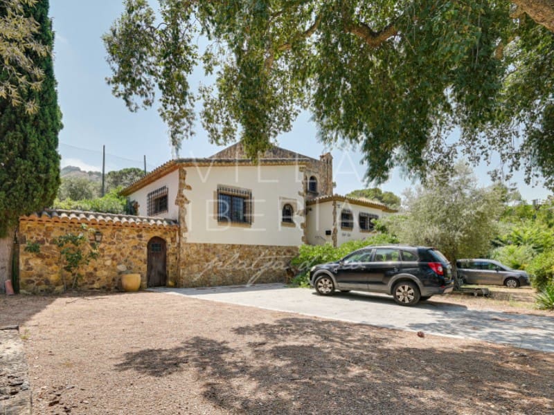 4 soverom Villa til salgs i Santa Cristina d'Aro med svømmebasseng garasje - € 899 000 (Ref: 9975266)