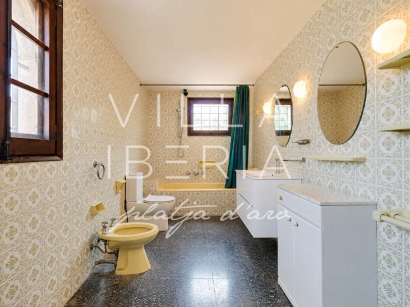 4 soverom Villa til salgs i Santa Cristina d'Aro med svømmebasseng garasje - € 899 000 (Ref: 9975266)