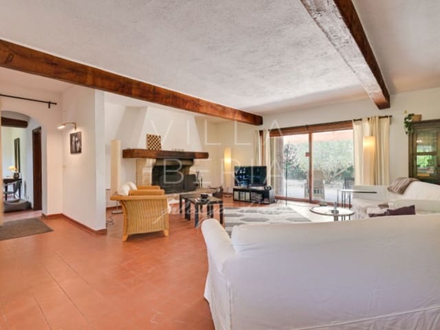 4 soverom Villa til salgs i Santa Cristina d'Aro med svømmebasseng garasje - € 899 000 (Ref: 9975266)