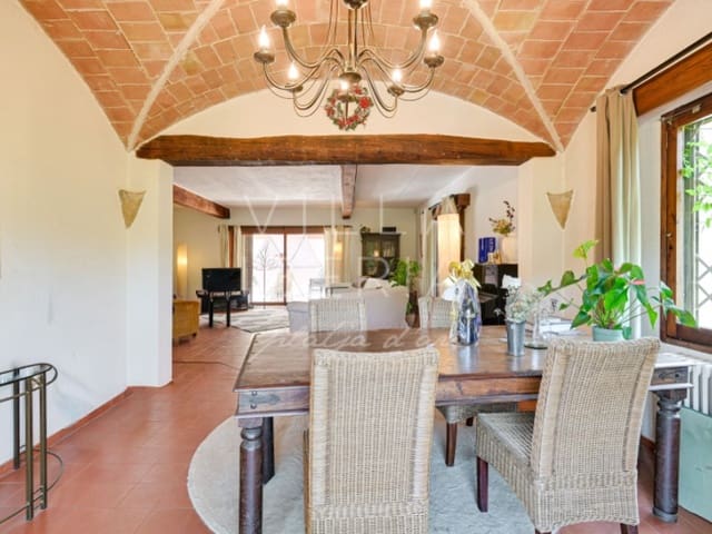4 soverom Villa til salgs i Santa Cristina d'Aro med svømmebasseng garasje - € 899 000 (Ref: 9975266)