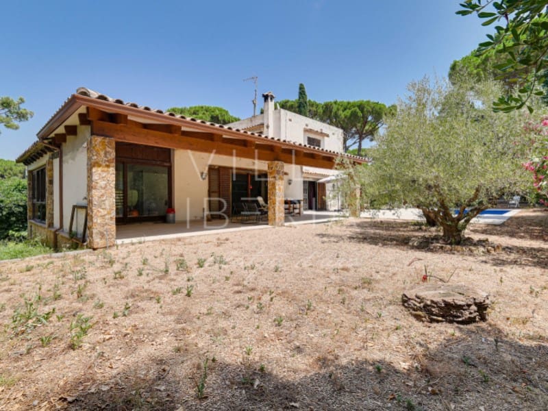 4 soverom Villa til salgs i Santa Cristina d'Aro med svømmebasseng garasje - € 899 000 (Ref: 9975266)