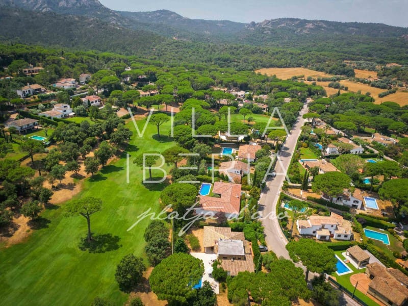 4 soverom Villa til salgs i Santa Cristina d'Aro med svømmebasseng garasje - € 899 000 (Ref: 9975266)