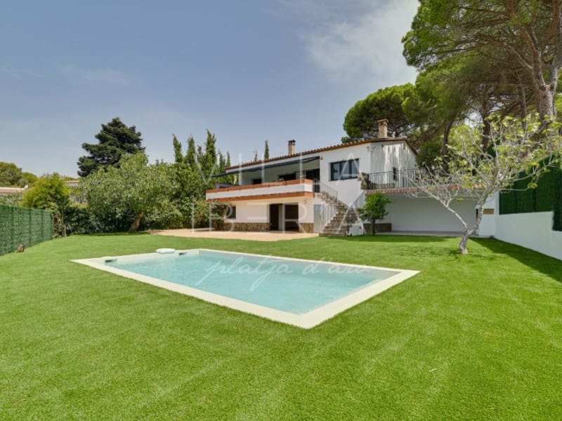 5 soverom Villa til salgs i Platja d'Aro med svømmebasseng garasje - € 945 000 (Ref: 9994172)