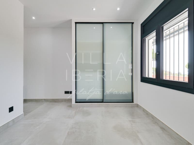 5 soverom Villa til salgs i Platja d'Aro med svømmebasseng garasje - € 945 000 (Ref: 9994172)