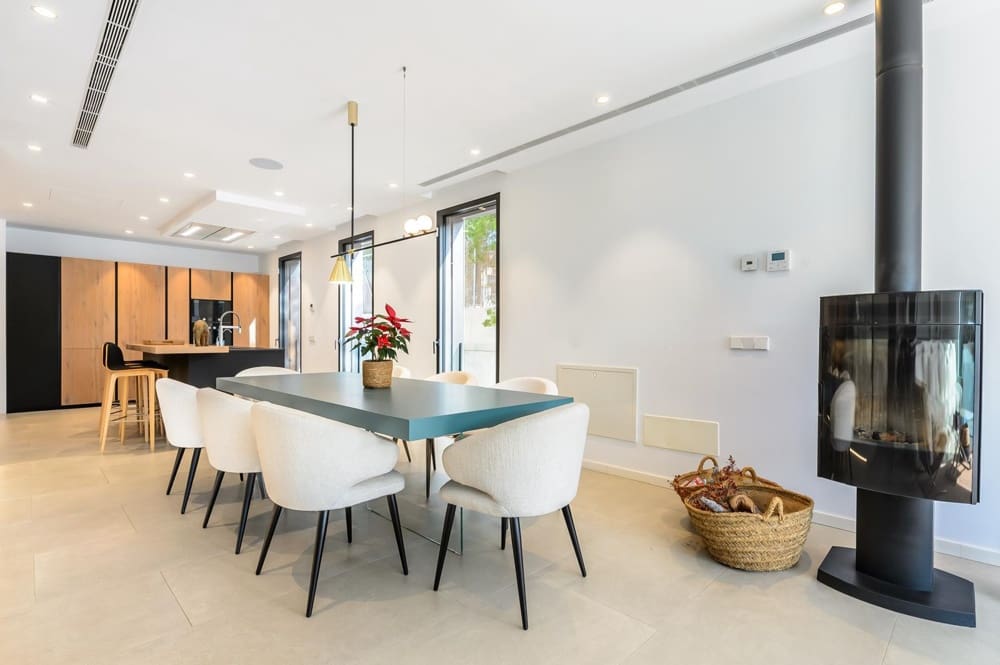 4 soveværelse Villa til salg i Bendinat med swimmingpool garage - € 5.400.000 (Ref: 10023126)