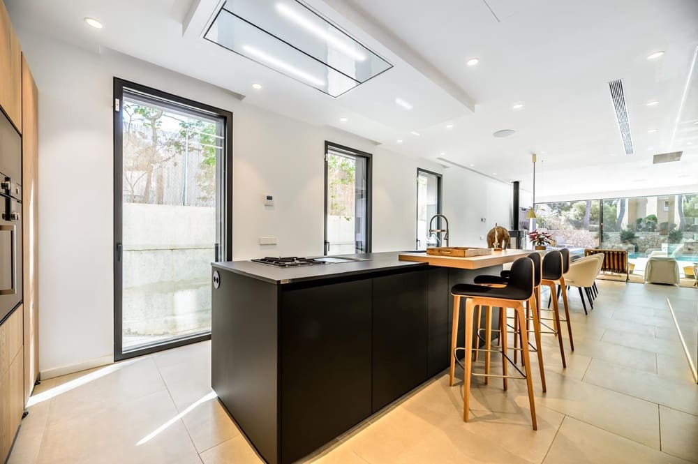 4 soveværelse Villa til salg i Bendinat med swimmingpool garage - € 5.400.000 (Ref: 10023126)