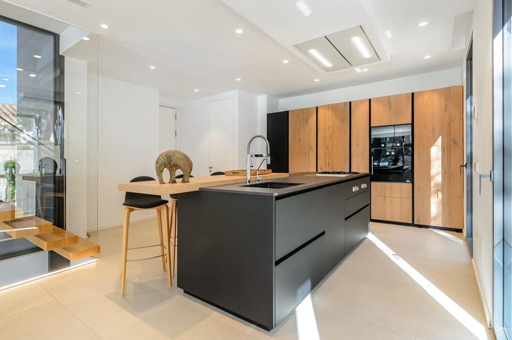 4 soveværelse Villa til salg i Bendinat med swimmingpool garage - € 5.400.000 (Ref: 10023126)