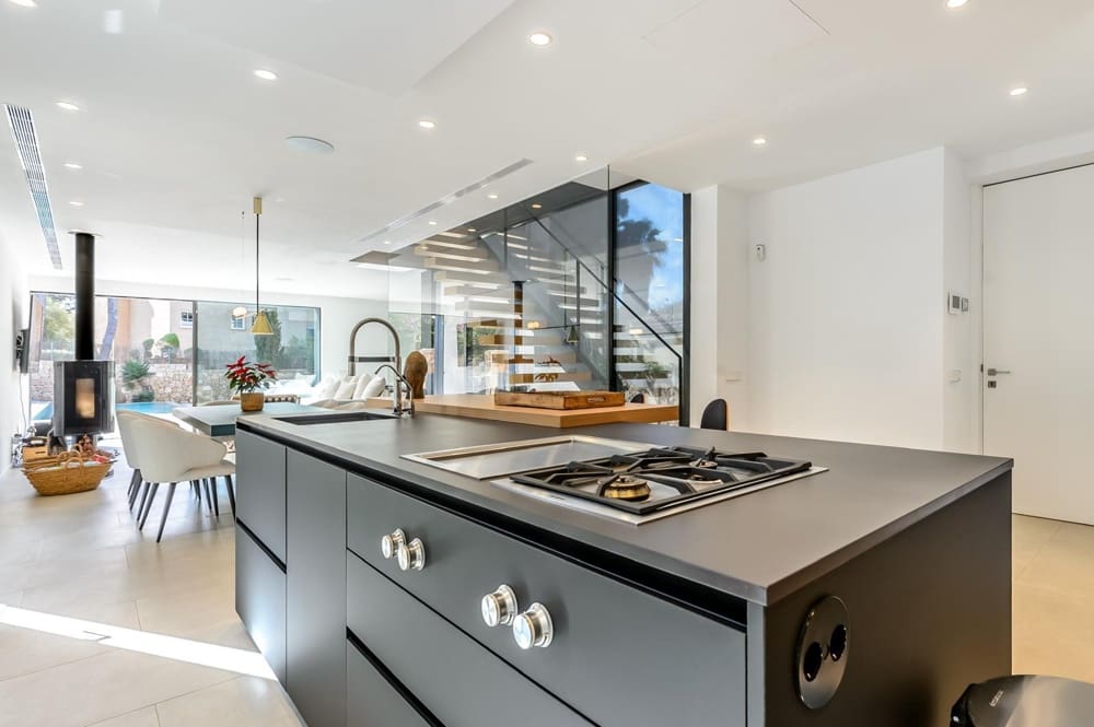 4 soveværelse Villa til salg i Bendinat med swimmingpool garage - € 5.400.000 (Ref: 10023126)