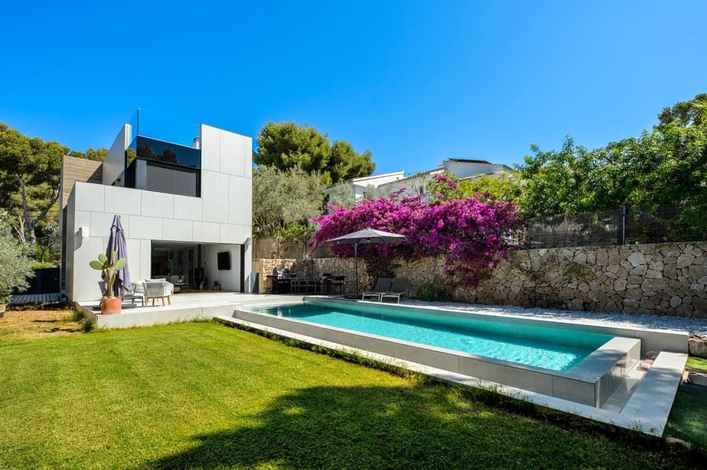 4 soveværelse Villa til salg i Bendinat med swimmingpool garage - € 5.400.000 (Ref: 10023126)