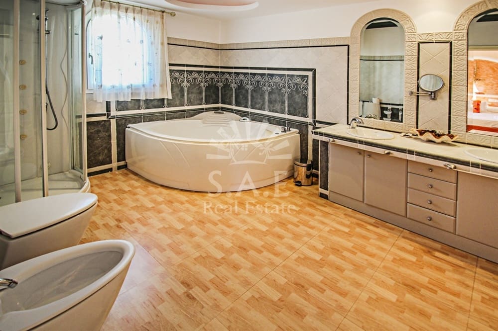 6 soveværelse Byhus til salg i Son Caliu - € 2.055.000 (Ref: 6479521)