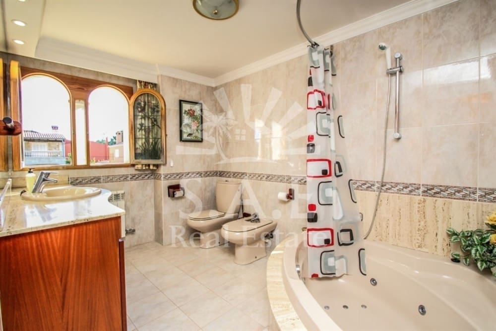 5 chambre Maison de Ville à vendre à Les Palmeres avec garage - 785 000 € (Ref: 6791568)