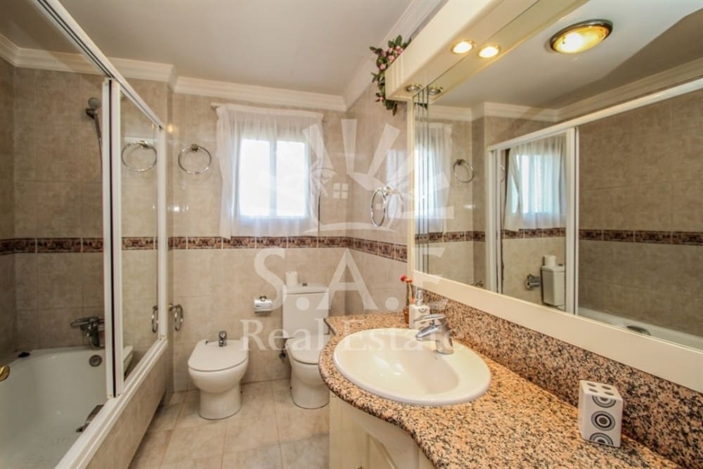 5 chambre Maison de Ville à vendre à Les Palmeres avec garage - 785 000 € (Ref: 6791568)