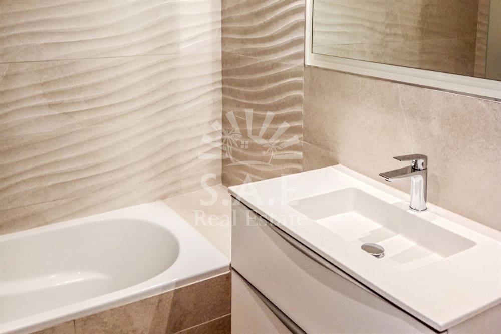 3 soveværelse Rækkehus til salg i Es Molinar / El Molinar - € 1.390.000 (Ref: 7370133)