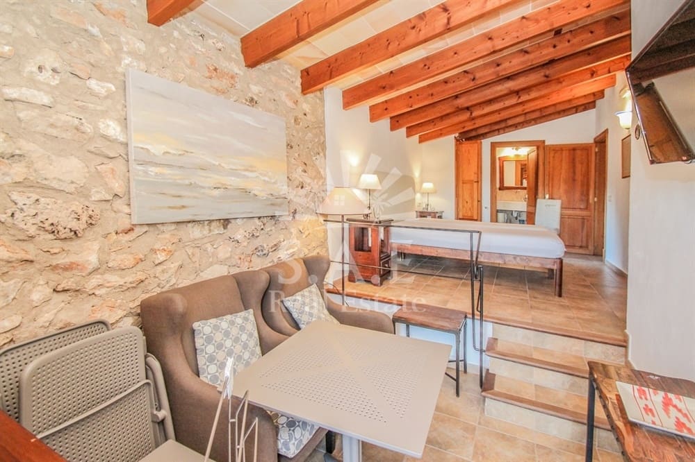 13 soveværelse Hotel til salg i Ses Salines - € 6.500.000 (Ref: 7388453)