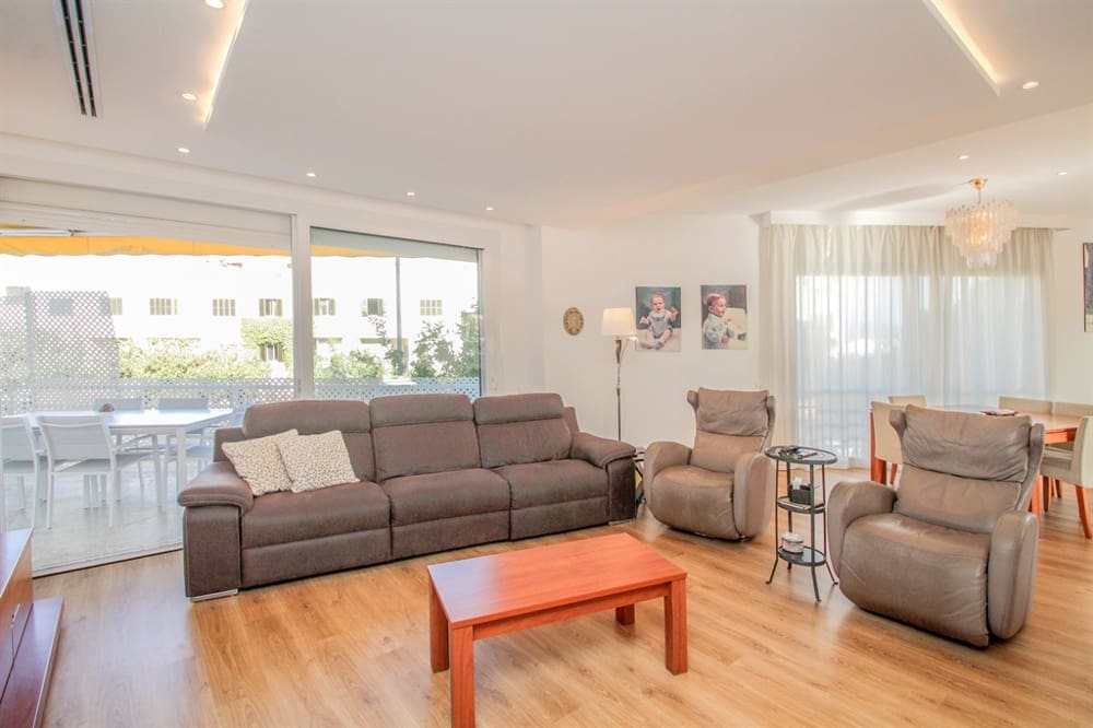 4 slaapkamer Rijtjeshuis te koop in Son Veri Nou - € 1.190.000 (Ref: 7827474)