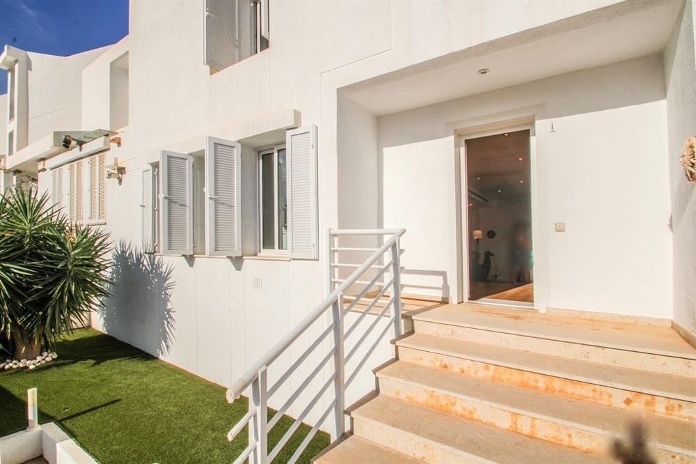 4 slaapkamer Rijtjeshuis te koop in Son Veri Nou - € 1.190.000 (Ref: 7827474)