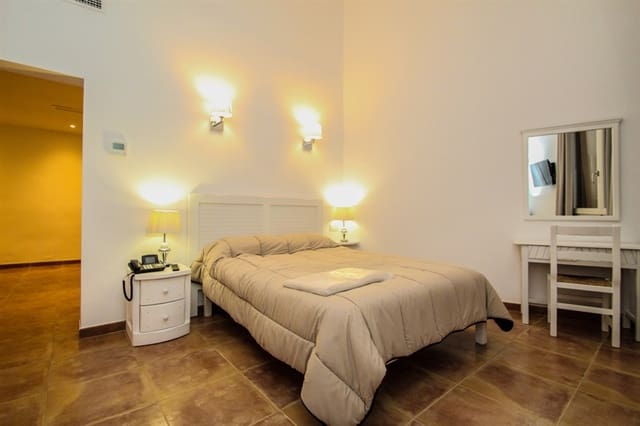 8 slaapkamer Hotel te koop in Sineu - € 1.490.000 (Ref: 8389919)