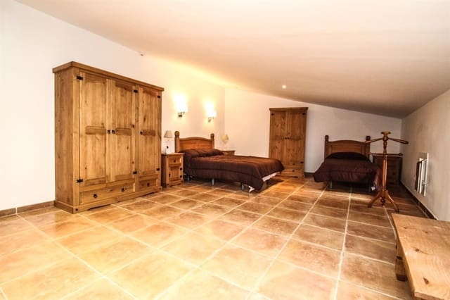 8 slaapkamer Hotel te koop in Sineu - € 1.490.000 (Ref: 8389919)