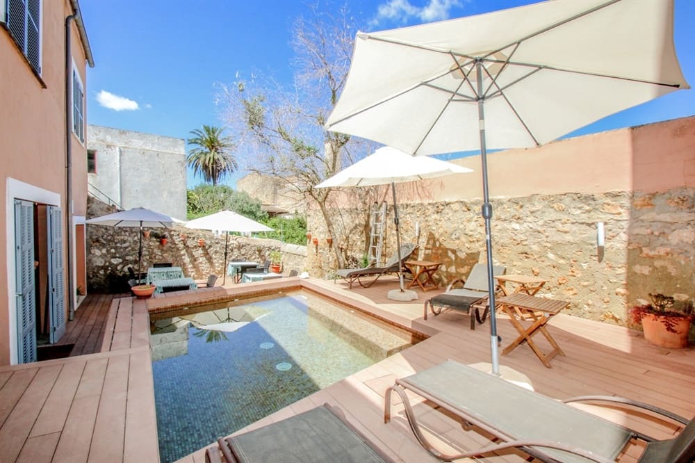 8 soveværelse Hotel til salg i Sineu - € 1.490.000 (Ref: 8389919)