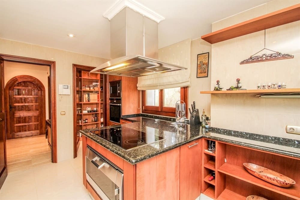 7 soveværelse Byhus til salg i Bendinat - € 7.500.000 (Ref: 8420537)