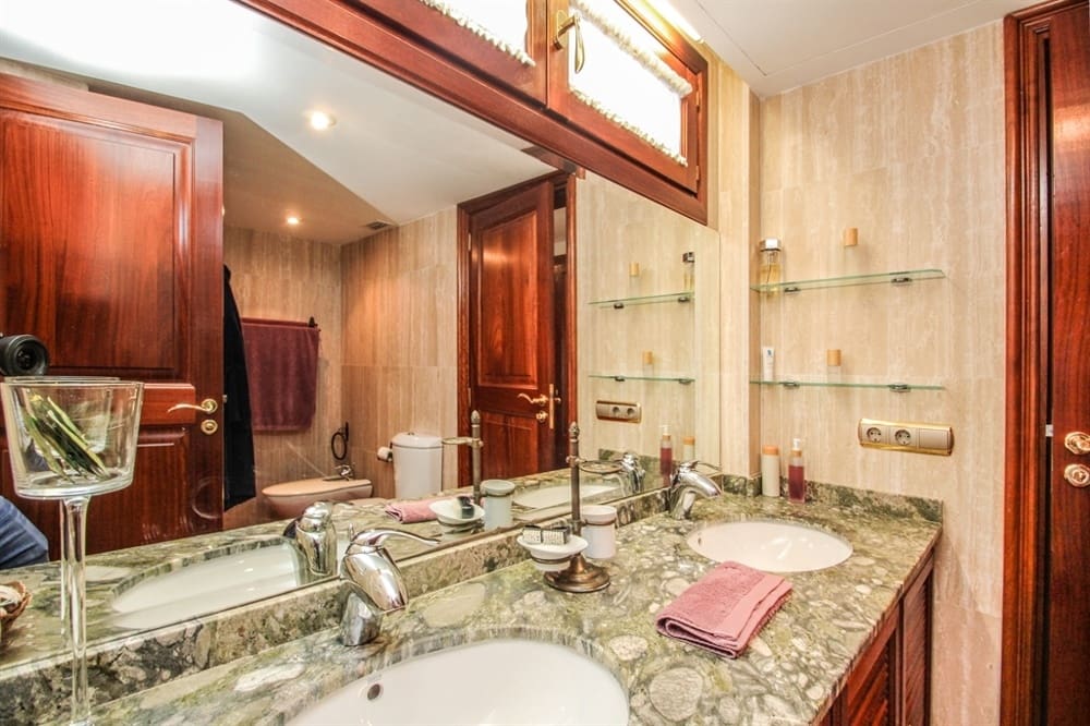 7 soveværelse Byhus til salg i Bendinat - € 7.500.000 (Ref: 8420537)