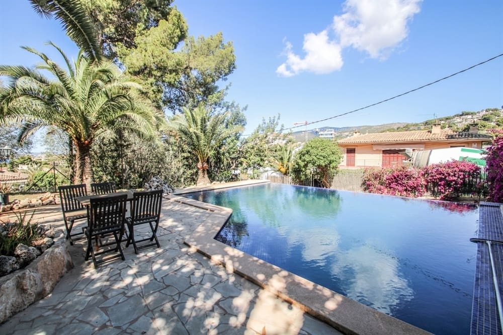 7 soveværelse Byhus til salg i Bendinat - € 7.500.000 (Ref: 8420537)