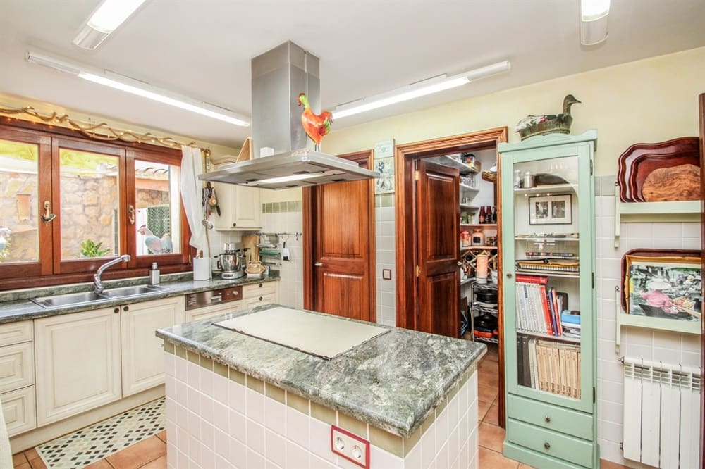 7 soveværelse Byhus til salg i Bendinat - € 7.500.000 (Ref: 8420537)