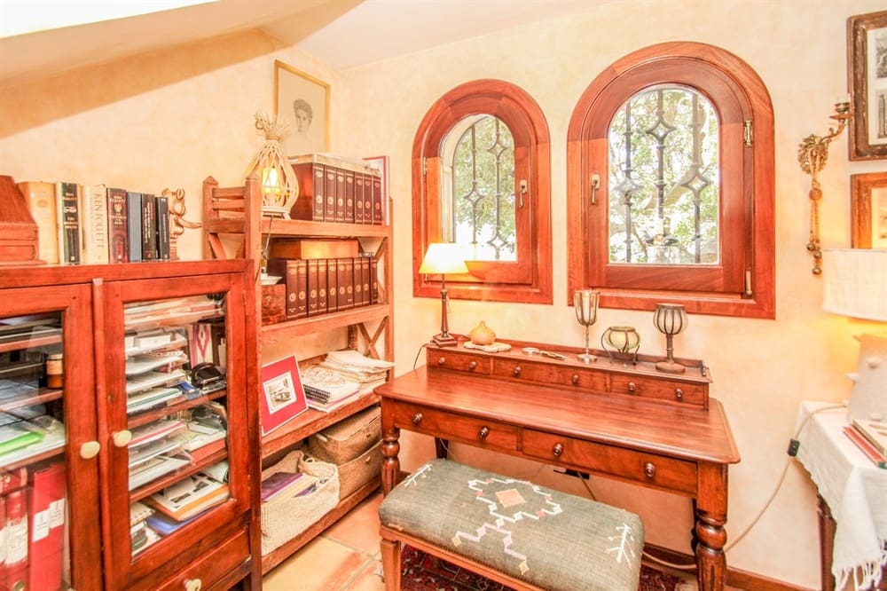 7 soveværelse Byhus til salg i Bendinat - € 7.500.000 (Ref: 8420537)