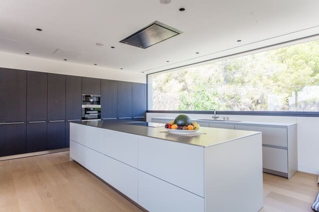 6 bedroom Villa for sale in Puerto de Andratx, Andratx with pool garage - € 11,800,000 (Ref: 8813514)