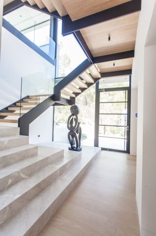 6 bedroom Villa for sale in Puerto de Andratx, Andratx with pool garage - € 11,800,000 (Ref: 8813514)