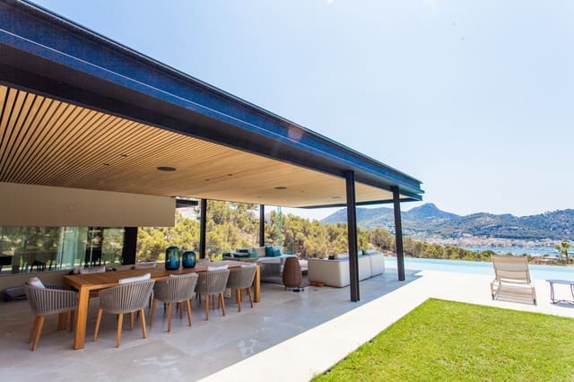 6 bedroom Villa for sale in Puerto de Andratx, Andratx with pool garage - € 11,800,000 (Ref: 8813514)