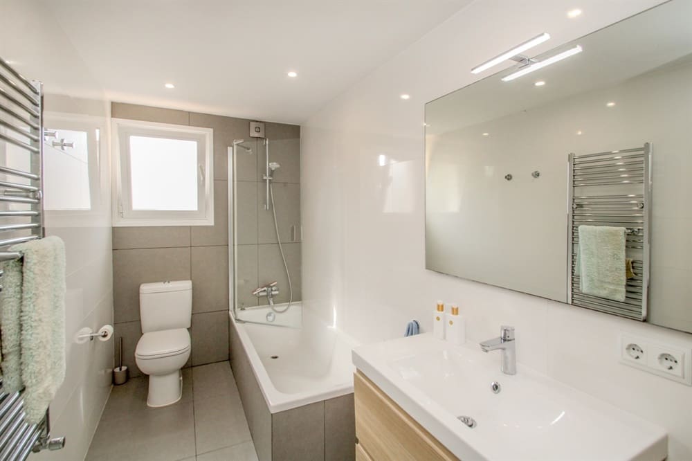 4 bedroom Villa for sale in Santa Ponsa - € 2,190,000 (Ref: 8826826)