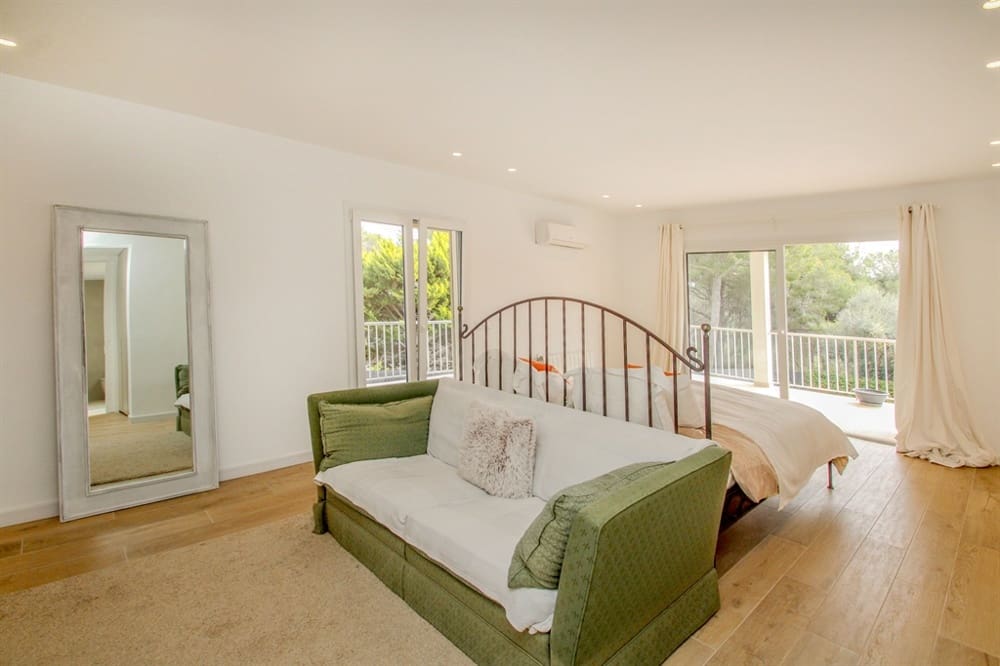 4 bedroom Villa for sale in Santa Ponsa - € 2,190,000 (Ref: 8826826)