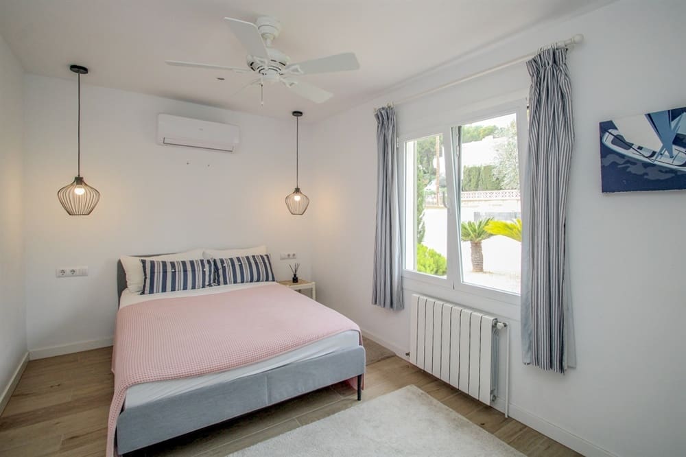 4 bedroom Villa for sale in Santa Ponsa - € 2,190,000 (Ref: 8826826)