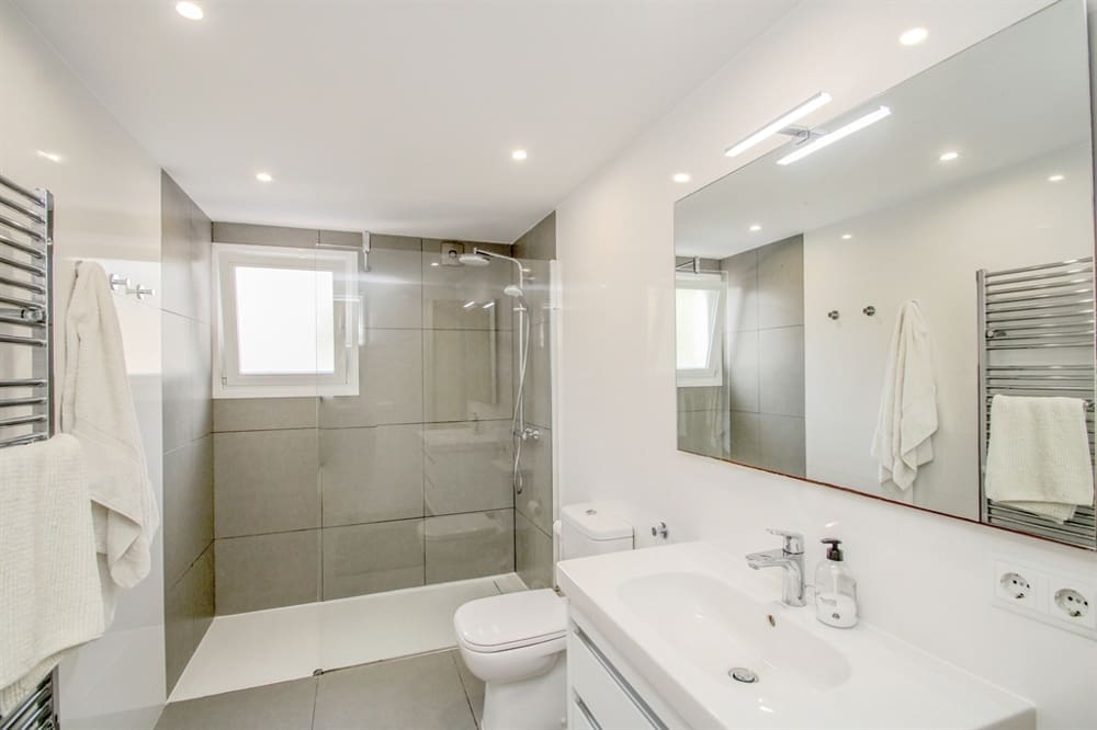 4 bedroom Villa for sale in Santa Ponsa - € 2,190,000 (Ref: 8826826)