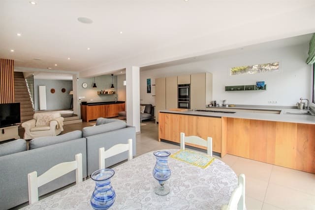 4 bedroom Villa for sale in Santa Ponsa, Calvià - € 2,190,000 (Ref: 8826826)