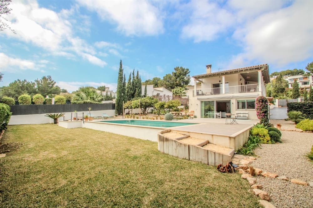 4 bedroom Villa for sale in Santa Ponsa - € 2,190,000 (Ref: 8826826)