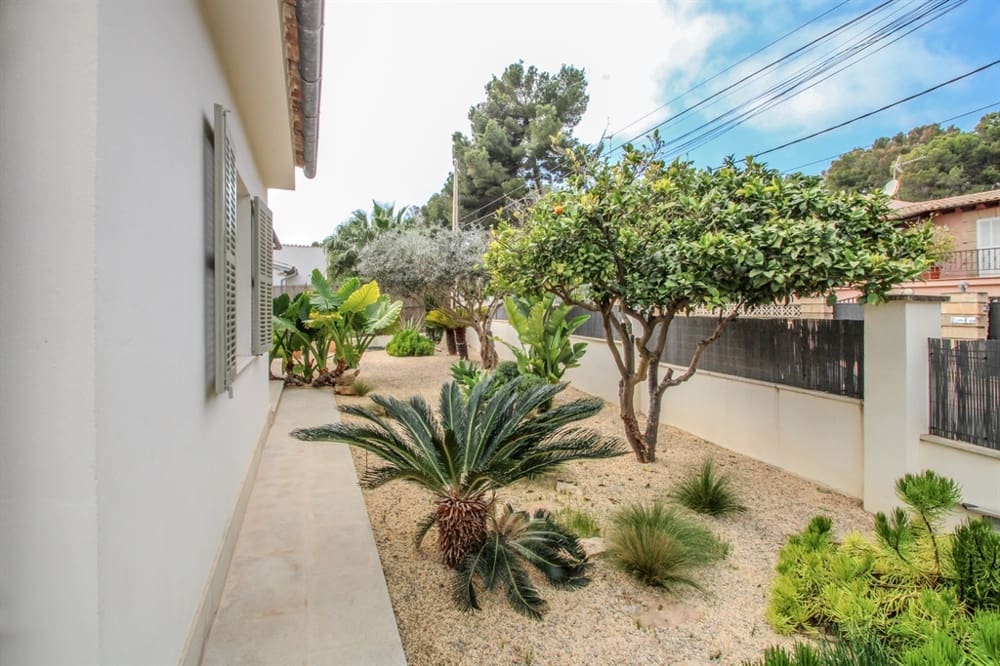 4 bedroom Villa for sale in Santa Ponsa - € 2,190,000 (Ref: 8826826)