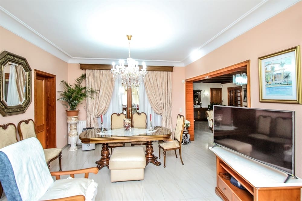 8 soveværelse Byhus til salg i Cala Ratjada - € 990.000 (Ref: 8846702)