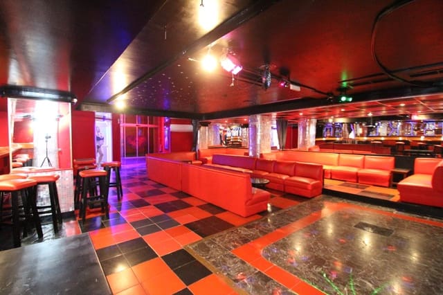 9 slaapkamer Restaurant/bar te koop in L'Arenal / S'Arenal, Llucmajor - € 2.886.000 (Ref: 8881085)