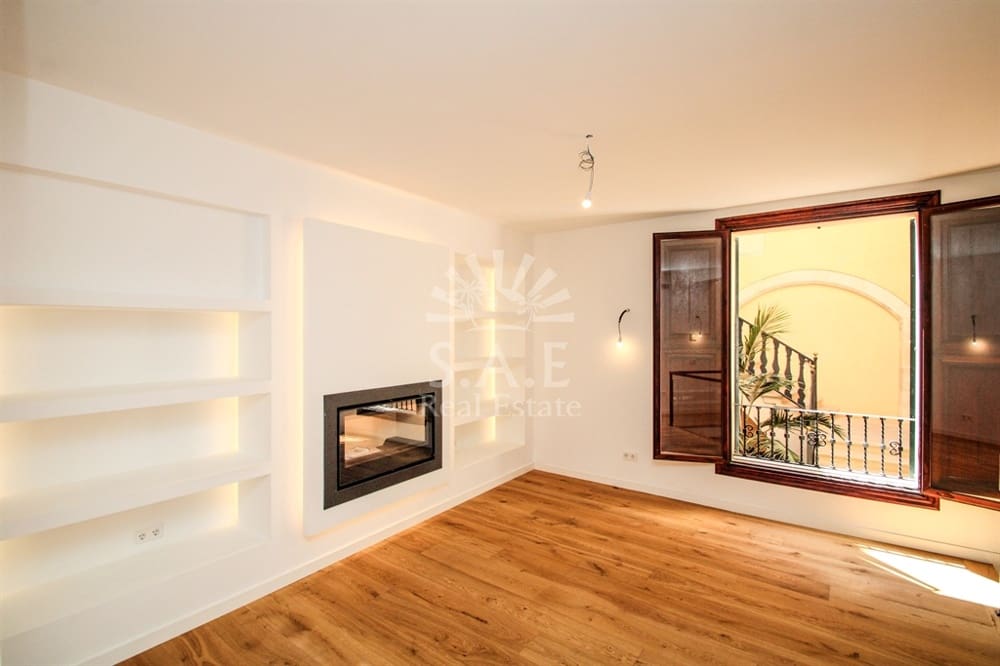 2 bedroom Flat for sale in Palma de Mallorca - € 1,235,000 (Ref: 9409767)
