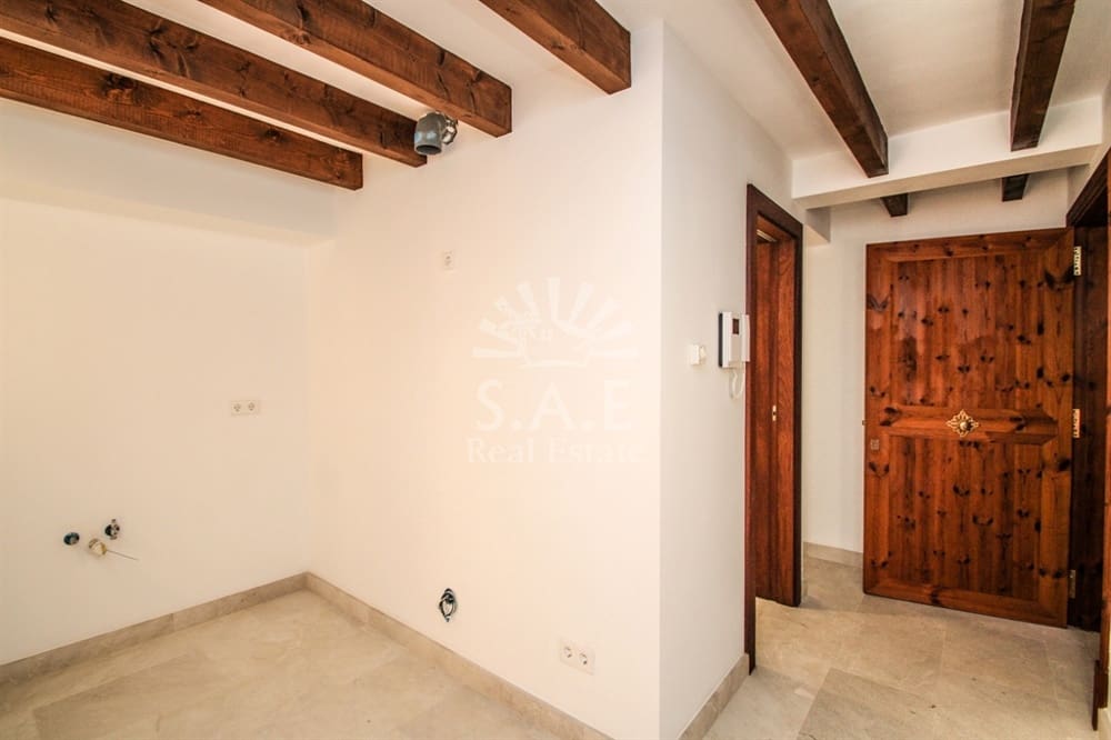 2 bedroom Flat for sale in Palma de Mallorca - € 1,235,000 (Ref: 9409767)