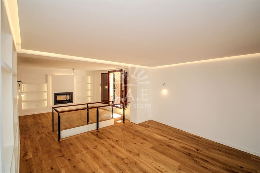 2 bedroom Flat for sale in Palma de Mallorca - € 1,235,000 (Ref: 9409767)