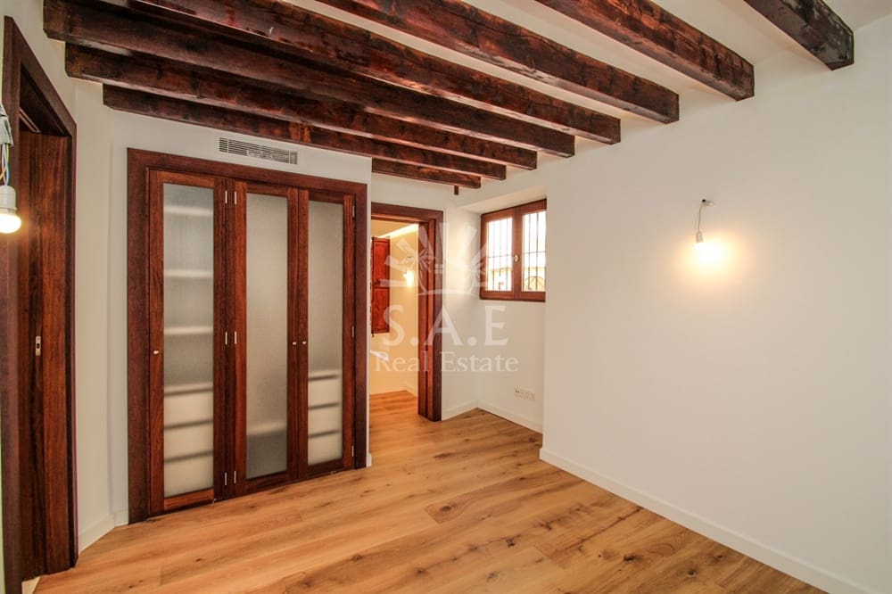 2 bedroom Flat for sale in Palma de Mallorca - € 1,235,000 (Ref: 9409767)