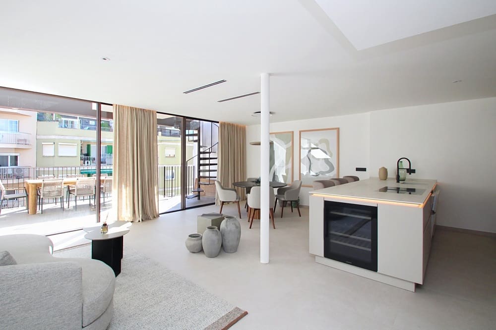 1 bedroom Flat for sale in Palma de Mallorca - € 599,000 (Ref: 9436477)